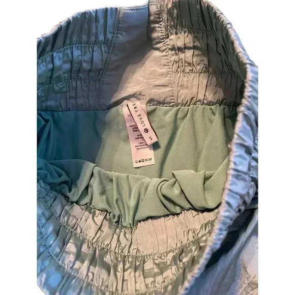 LOVE TREE Small High waisted shorts - Picture 2 of 4